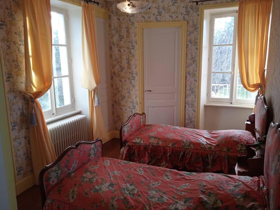 Maison Calme Avec Piscine Entouree De Son Parc Quintenas Экстерьер фото